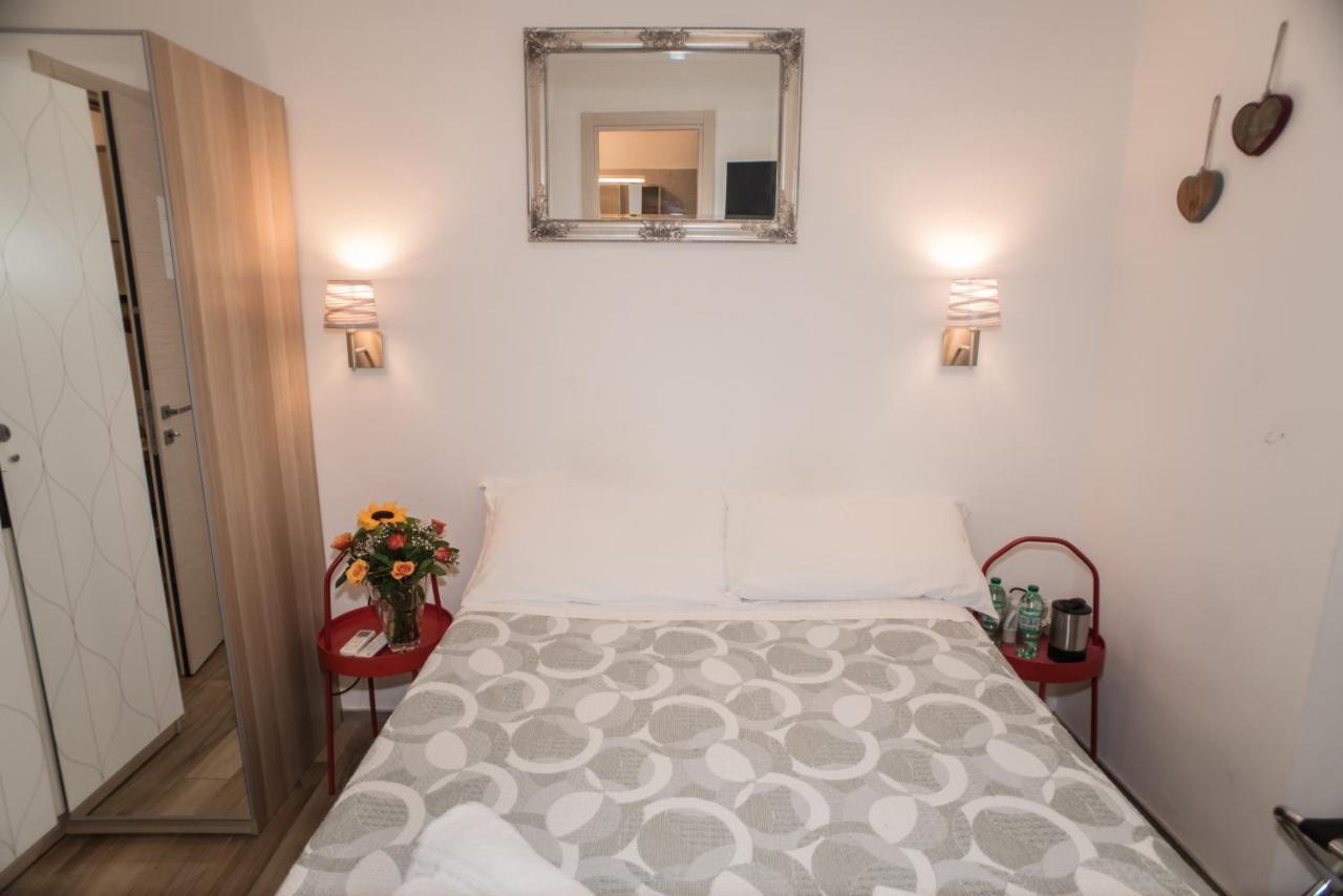 Mole Adriana Guest House Rom Exterior foto
